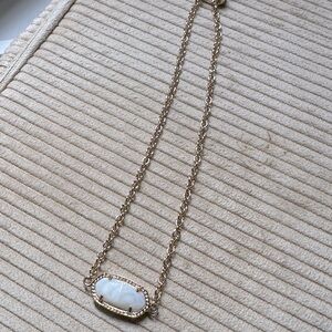 EUC Kendra Scott Elisa rose gold bracelet with white stone